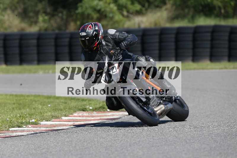 /43 08.08.2025 Discover the Bike ADR/Race 3 rot/72